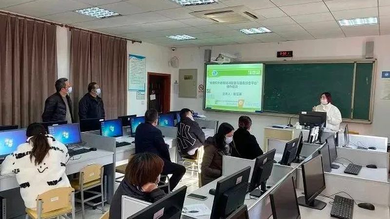 心理咨询师培训费用包含哪些？揭秘费用构成与价值**