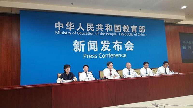 注册会计师培训面授课程费用通常由以下几个部分构成：